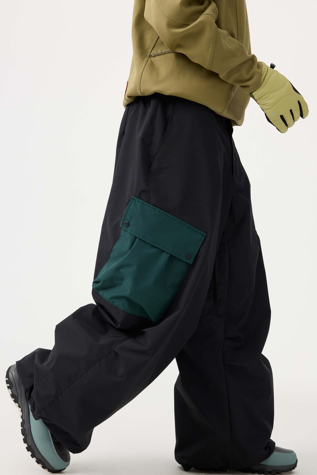 Men's Beige Baggy Color-Blocked Cargo Pocket Snow Pants