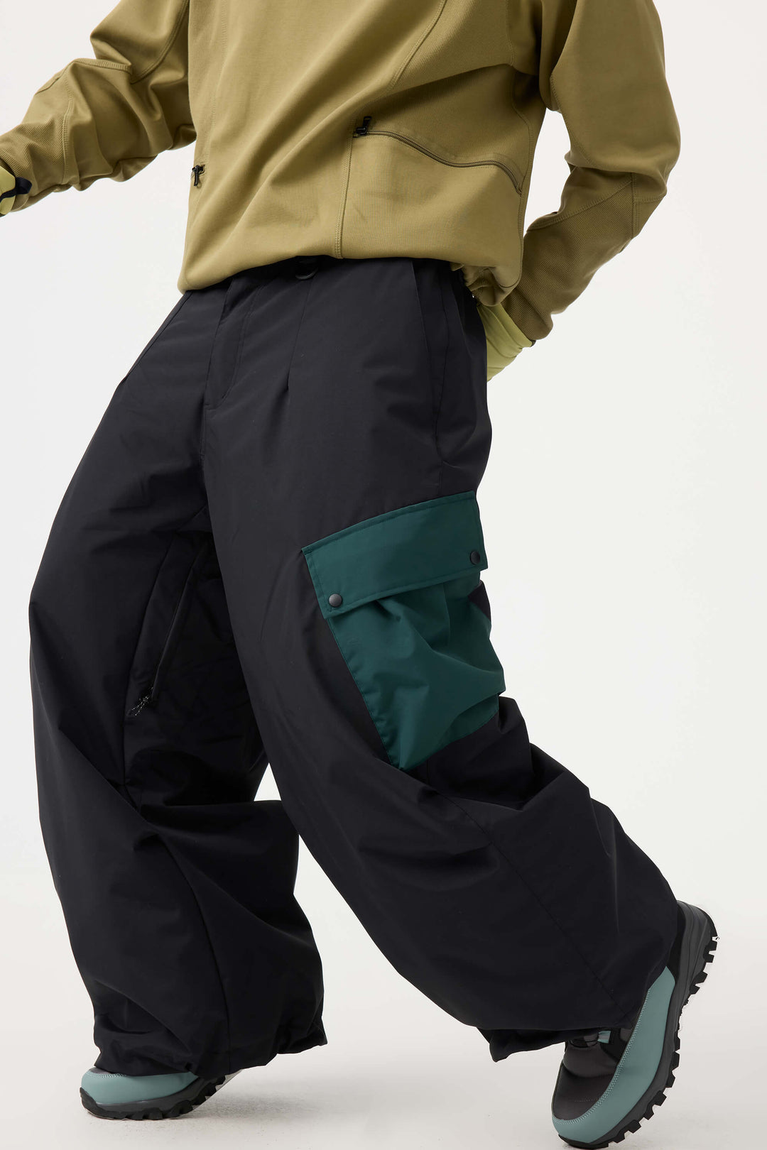 Men's Black Baggy Color-Blocked Cargo Pocket Snow Pants