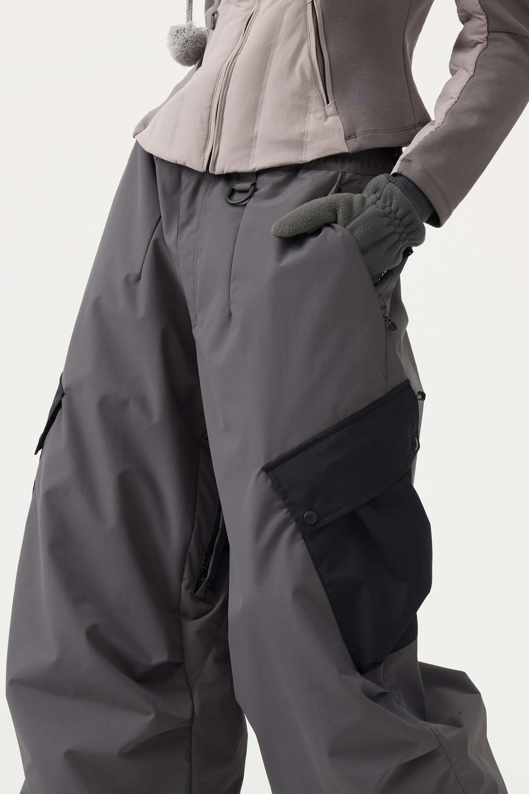 Women's Beige Baggy Color-Blocked Cargo Pocket Snow Pants